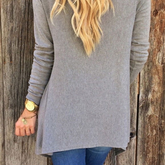 🦋NWT🦋Over Wrap Fringed Grey Sweatshirt - Picture 2 of 4